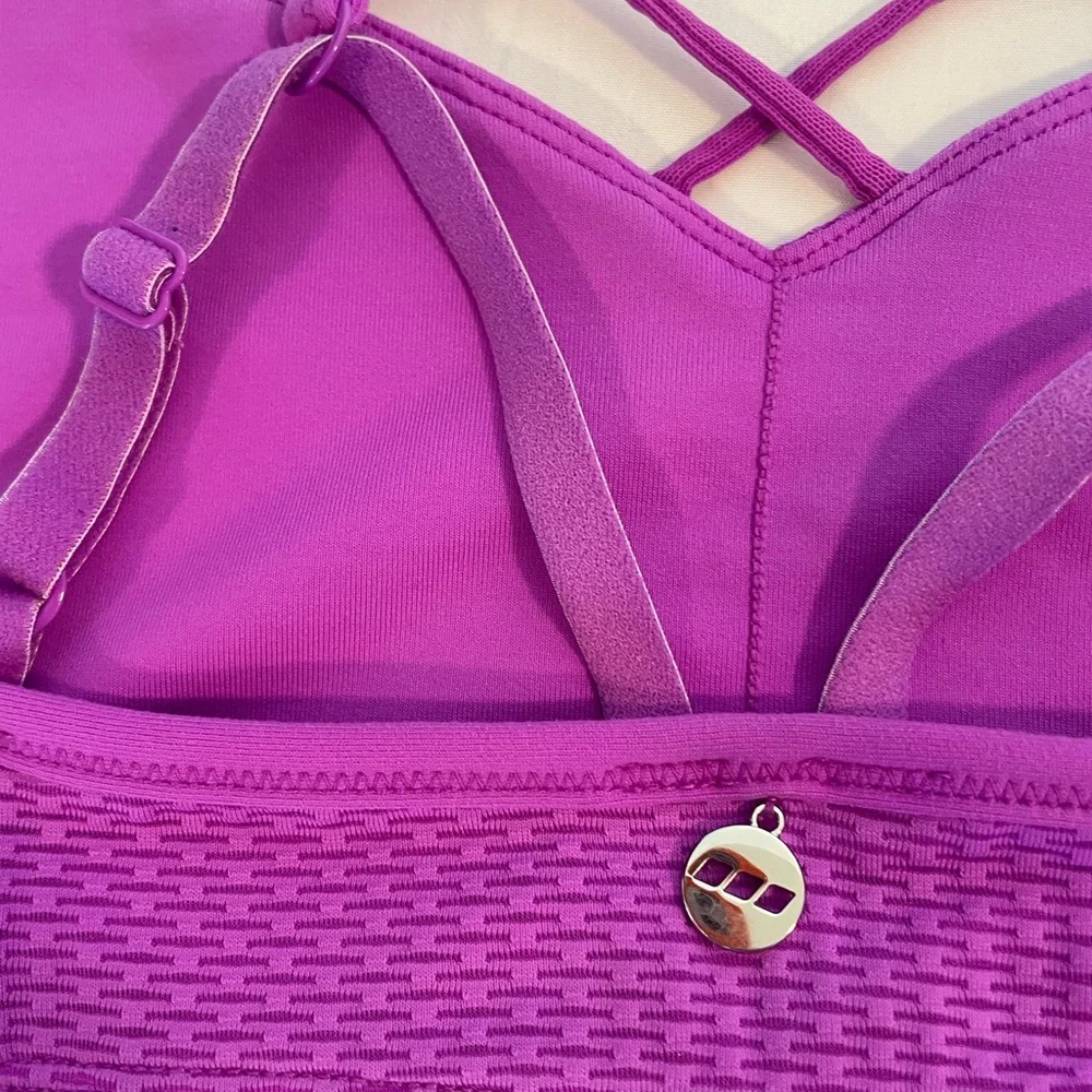 Lorna Jane Vibrant Purple Sports Bra‎